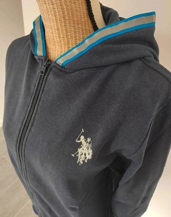 15 € Sweat zippé US Polo ASSN. 16 ans