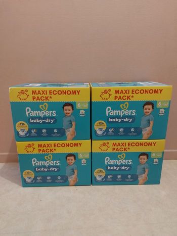 4 Maxi Economic pack de 80 couches pampers  baby dry taille 6. 
Nb: 320 couches au total
Envoi rapide et soigné!