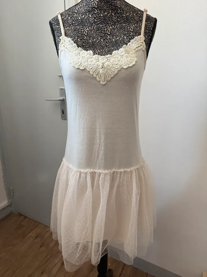 Petite robe crème Choklate – 100% coton – Tulle & broderie – Taille unique