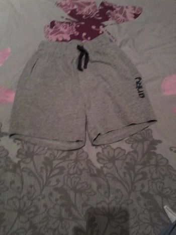 short gris