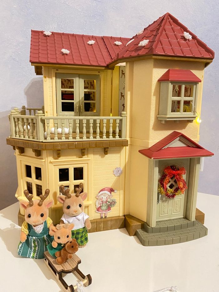 Grande maison Sylvanian éclairée , famille rennes Noël - photo numéro 7