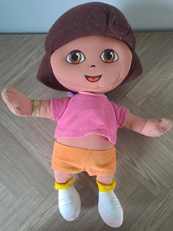 Peluche Dora