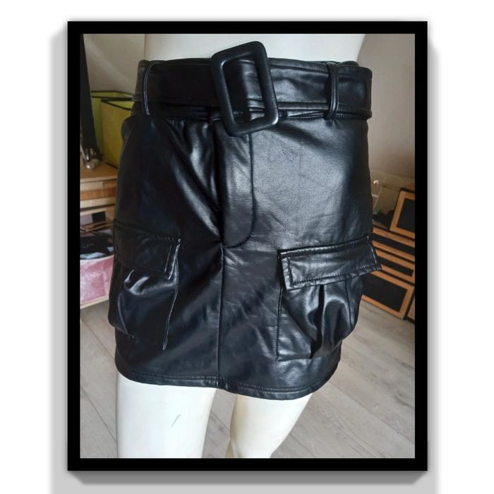 Minie jupe style simili taille M