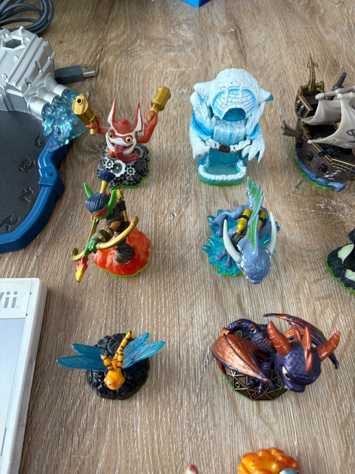 Lot de 18 figurines skylanders spyro’s adventure + jeu nintendo wii. - photo numéro 9