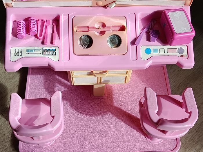 Salon de beauté Barbie vintage - photo numéro 2