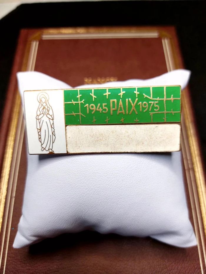 Magnifique broche religieuse ancienne - photo numéro 4