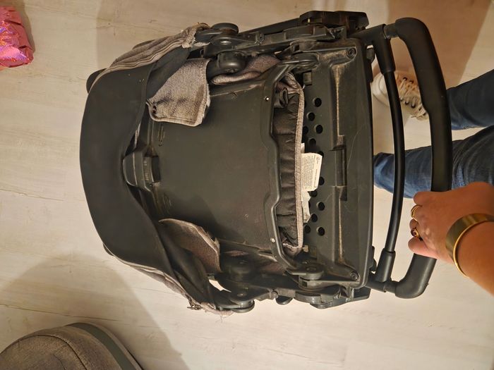Poussette pack trio peg perego + 2 bases voitures pour le cosy - photo numéro 6
