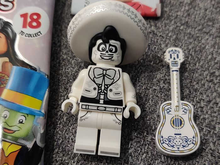 Minifig Lego Ernesto de la Cruz - Coco - Series Disney 100 - Complet - coldis100-10 dis101 - photo numéro 3