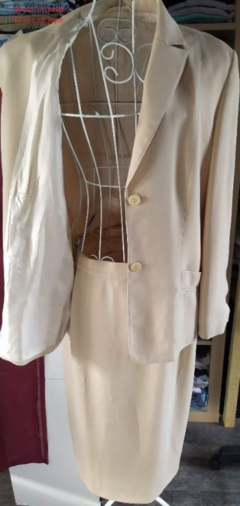 veste tailleur beige