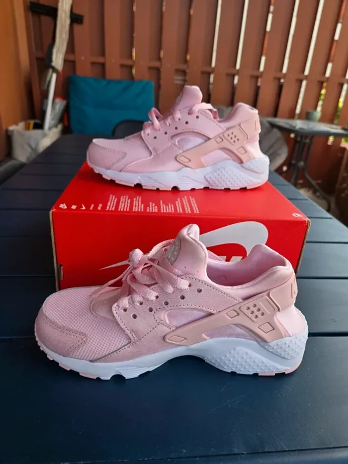 Nike huarache run rose taille 36,5 neuves - photo numéro 3