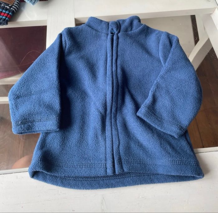 Lot de 3 pulls/ gilets / polaire - taille 6 mois - photo numéro 4