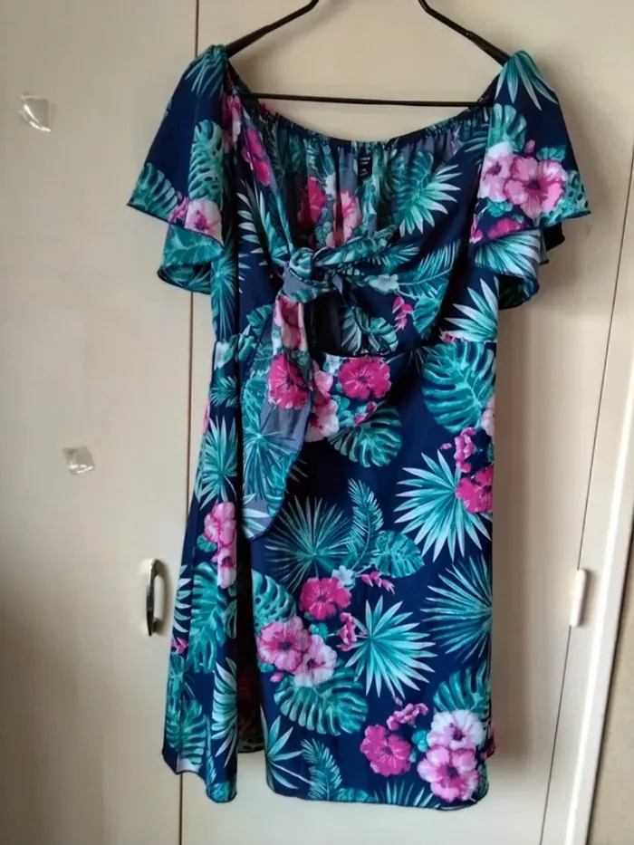 Robe dos nu Marque Shein (A229) - photo numéro 3