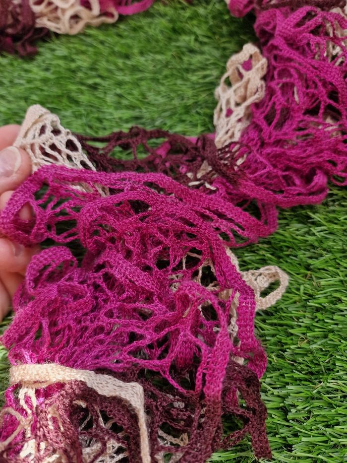 Écharpe tricotée fuchsia en acrylique - photo numéro 4