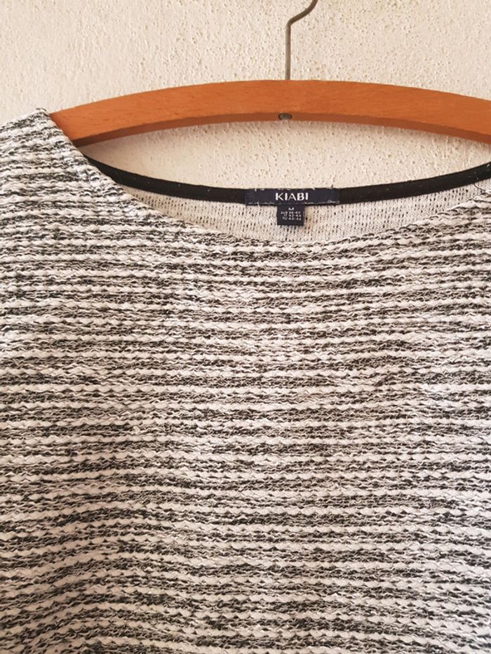 Top court gris chiné avec filaments argentés - photo numéro 2