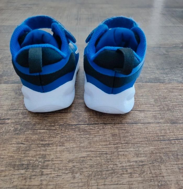 Baskets bleues Nike - photo numéro 3