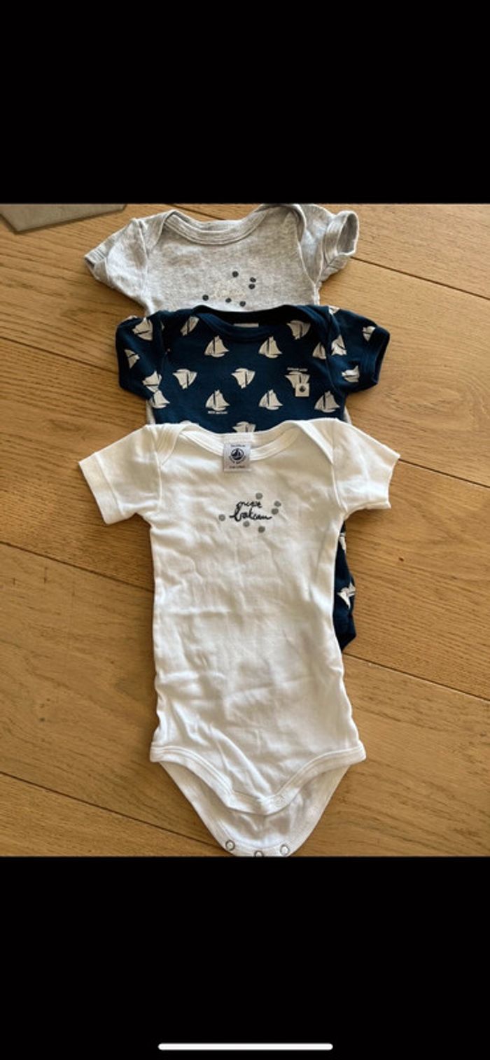 Lot de 3 bodys manches courtes