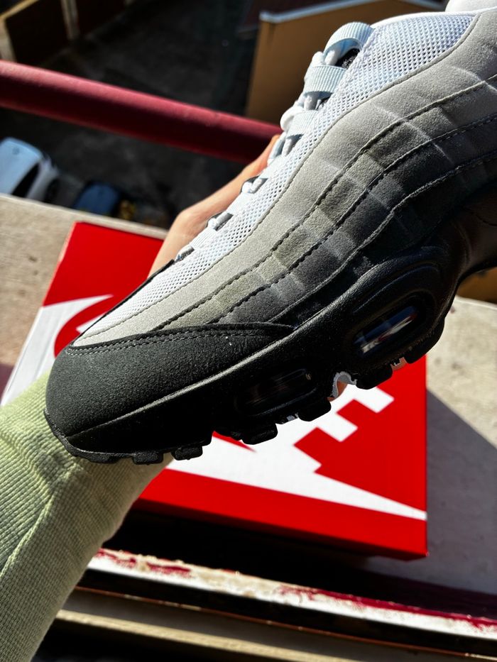 Nike Air Max 95 OG Black/Grey - Taille 44 - Neuves - photo numéro 6