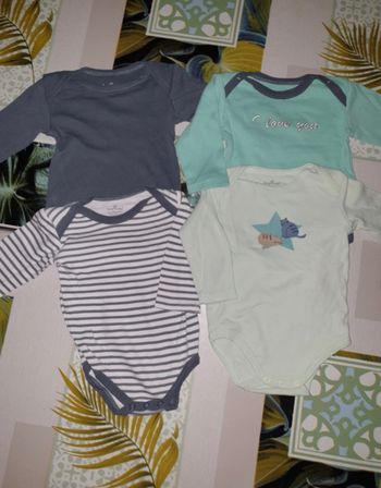 Lots bodies taille 3 mois