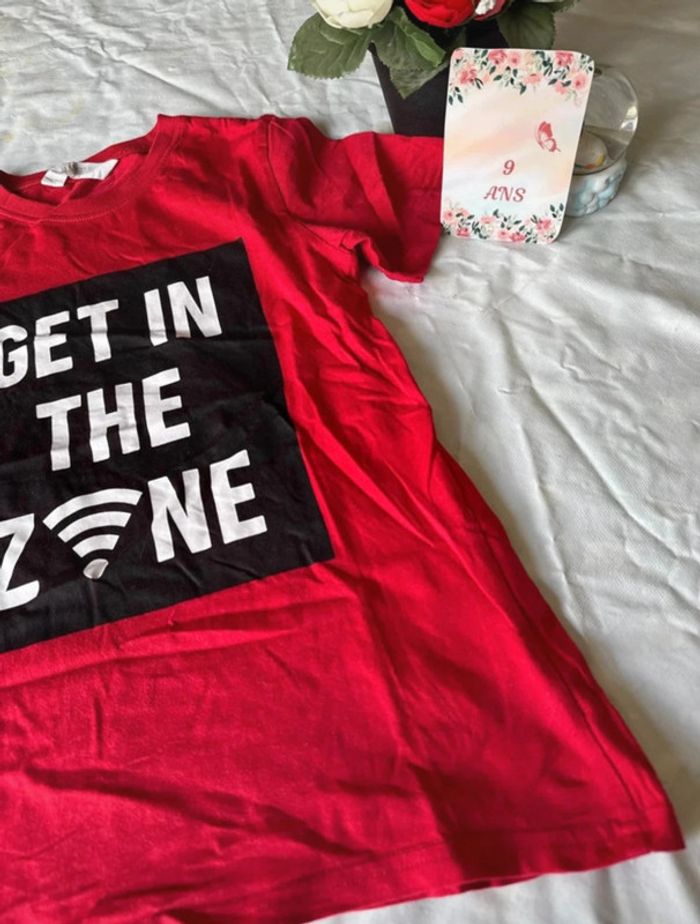 T-shirt. A manches courtes. Enfant. Garçon. Rouge. - photo numéro 3