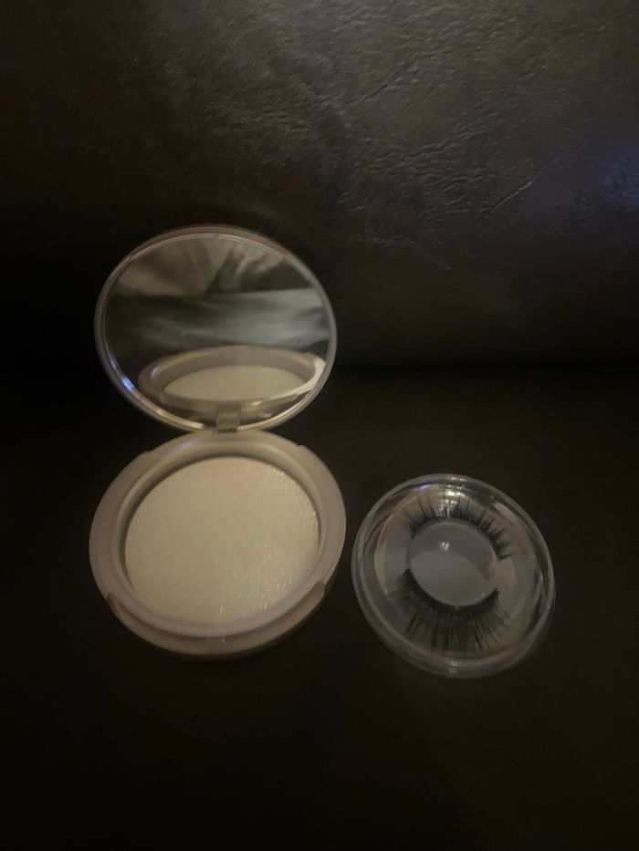 Miroir et faux cils magnétiques