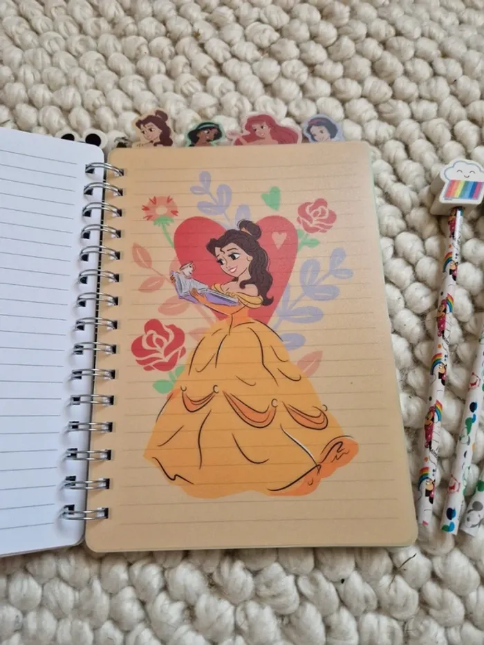 Lot 6 crayons à papier et Carnet Disney neufs - photo numéro 3