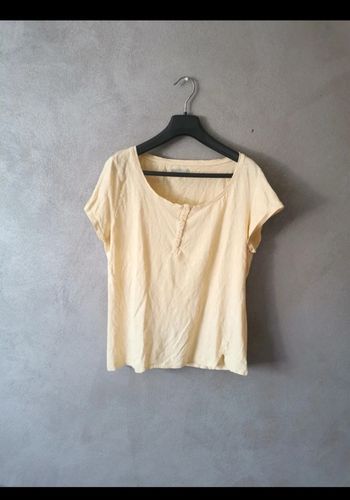 Tee-shirt femme col polo  taille 40.