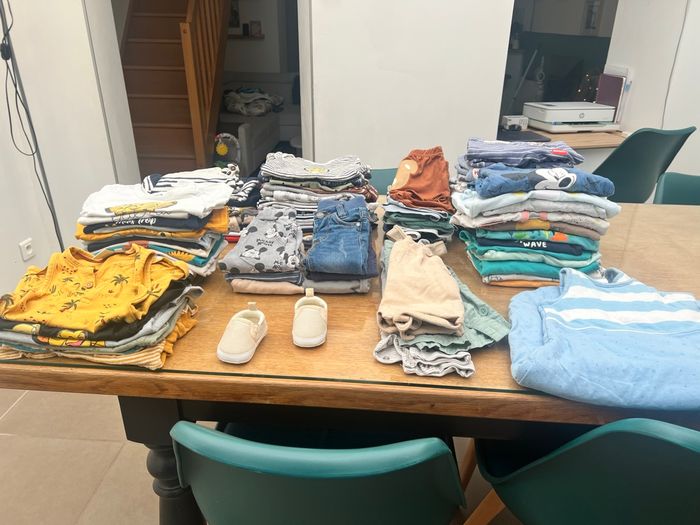 Lot de vêtements ( 81 pièces )  3 mois