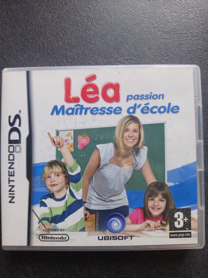 Nintendo - DS - Léa - Passion maîtresse d'école - photo numéro 1