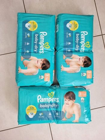 Lots couches Pampers taille