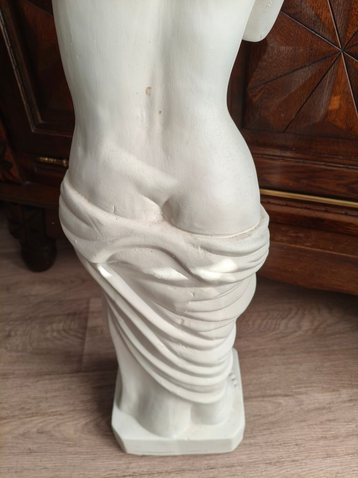 Sculpture représentant Vénus de Milo - photo numéro 7