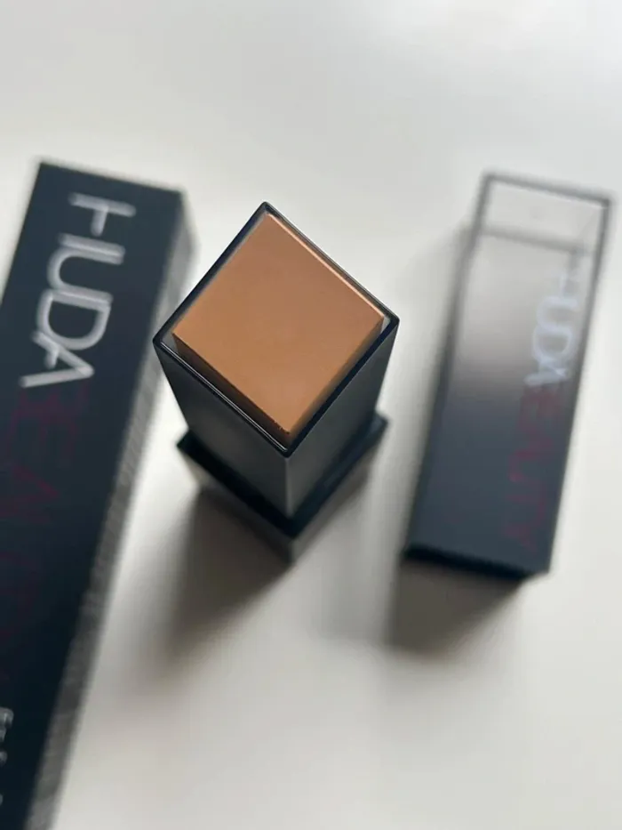 Huda Beauty Faux filter stick neuf Amaretti - photo numéro 6