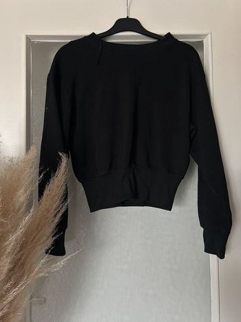 Pull sweat noir court élastique Zara S