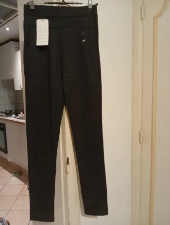 Pantalon NEUF taille L/XL