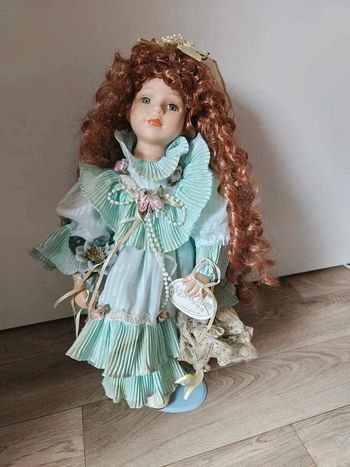 Poupée 42cm