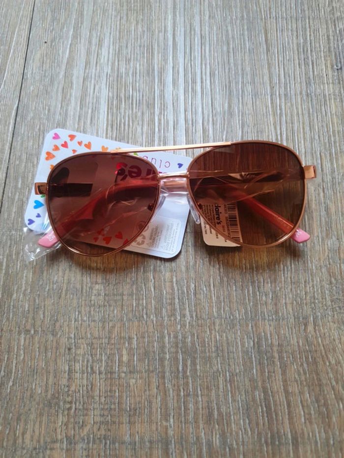Lunettes de soleil enfant métal
indice 3
neuf Claire's