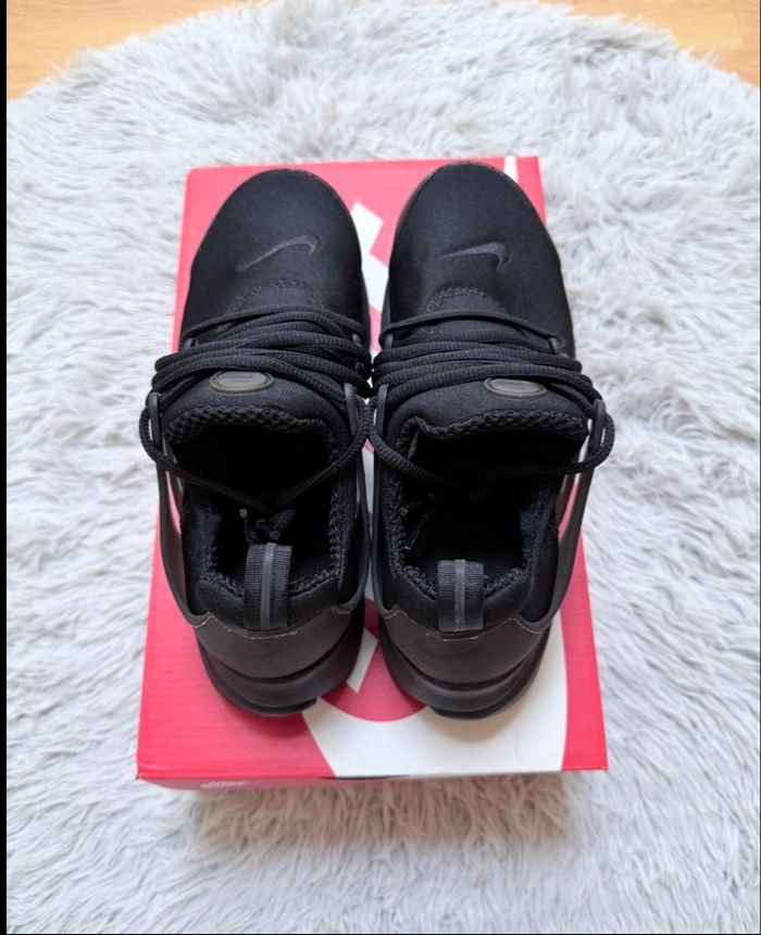 Baskets Nike Air Presto – Taille 38,5 – noir – Neuf avec étiquette - photo numéro 4