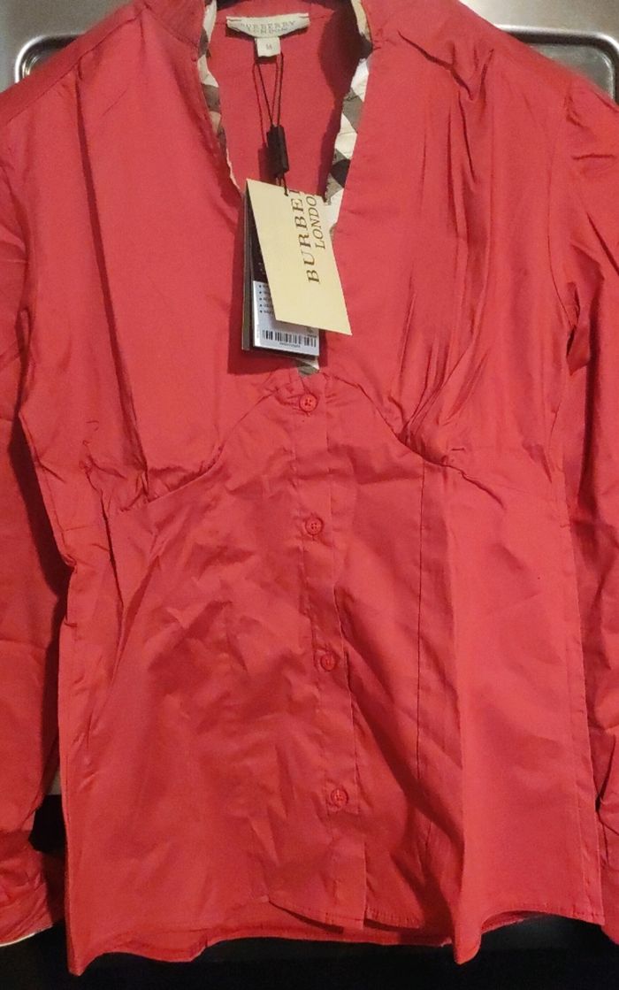 Chemisier Burberry haut de gamme avec étiquette Burberry London. Taille M - photo numéro 3