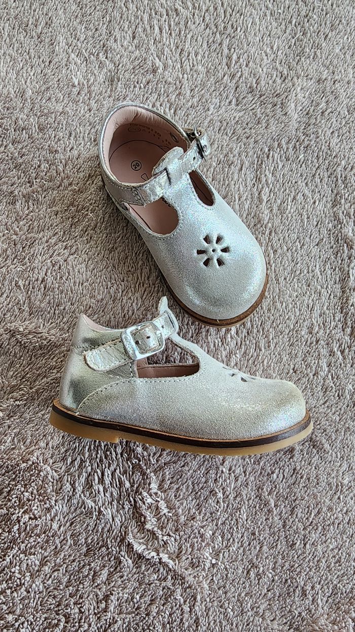 Chaussures taille 20