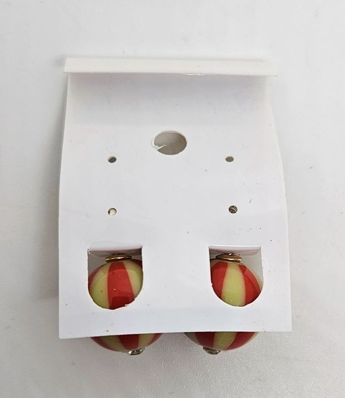 Paire de boucles d'oreilles.
Neuve. - photo numéro 4