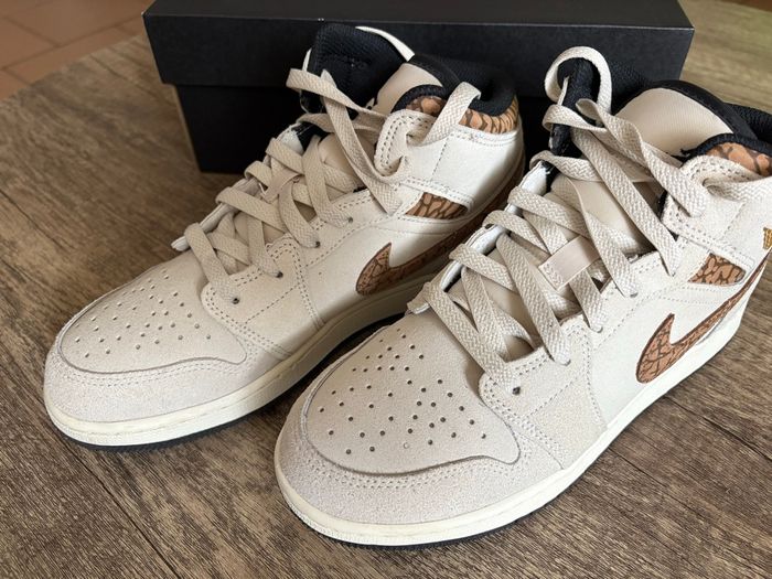 Jordan 1 MID SE - photo numéro 2