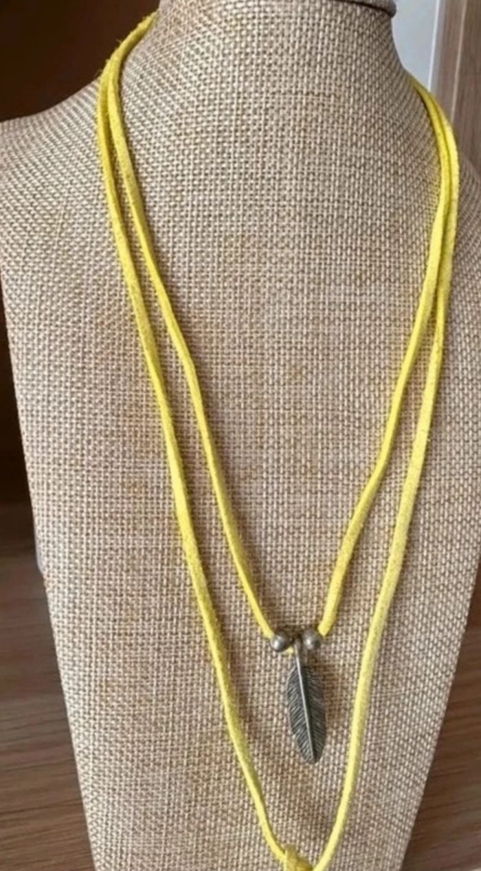 Collier jaune double rang sautoir plume argent - photo numéro 4