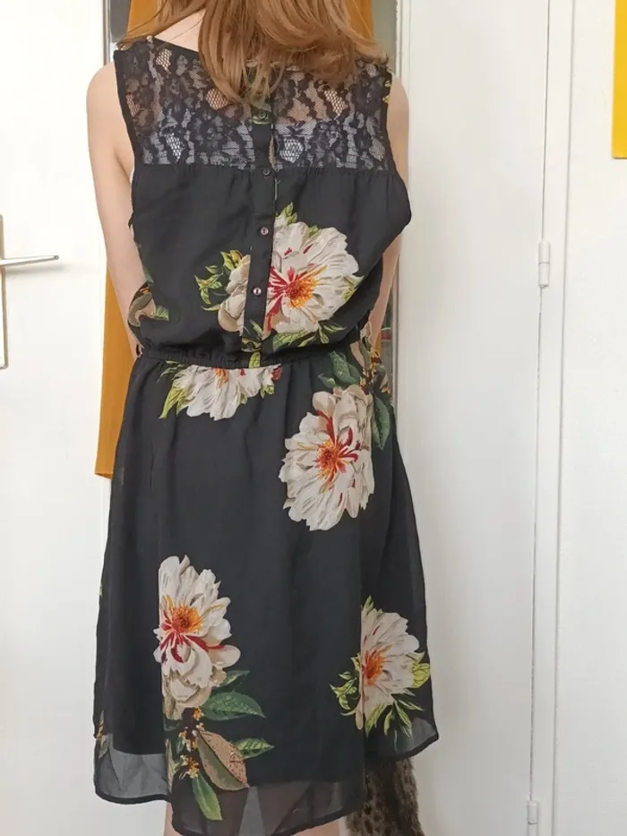 Robe légère dentelle - photo numéro 2