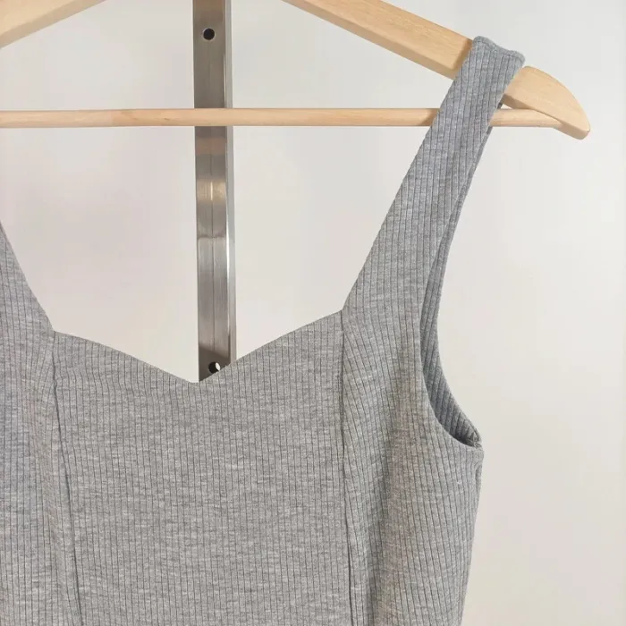 Body gris côtelé sans manches col cœur Kiabi taille S près du corps stretch A513 - photo numéro 6