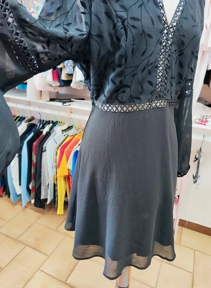 Magnifique robe noir neuve taille 40 - photo numéro 6