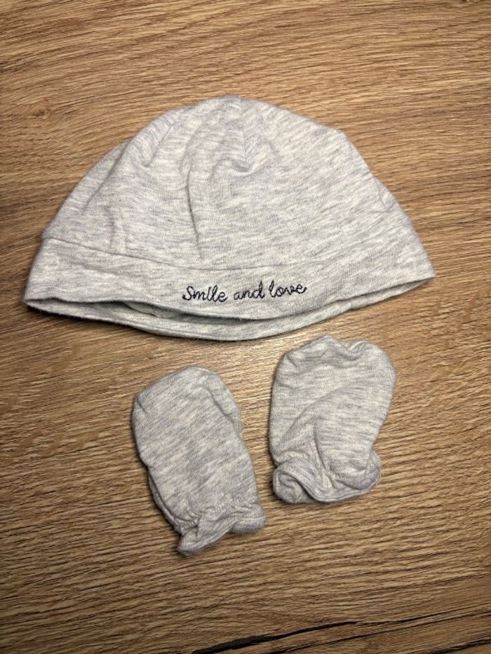 Lot bonnet et moufles bébé mixte