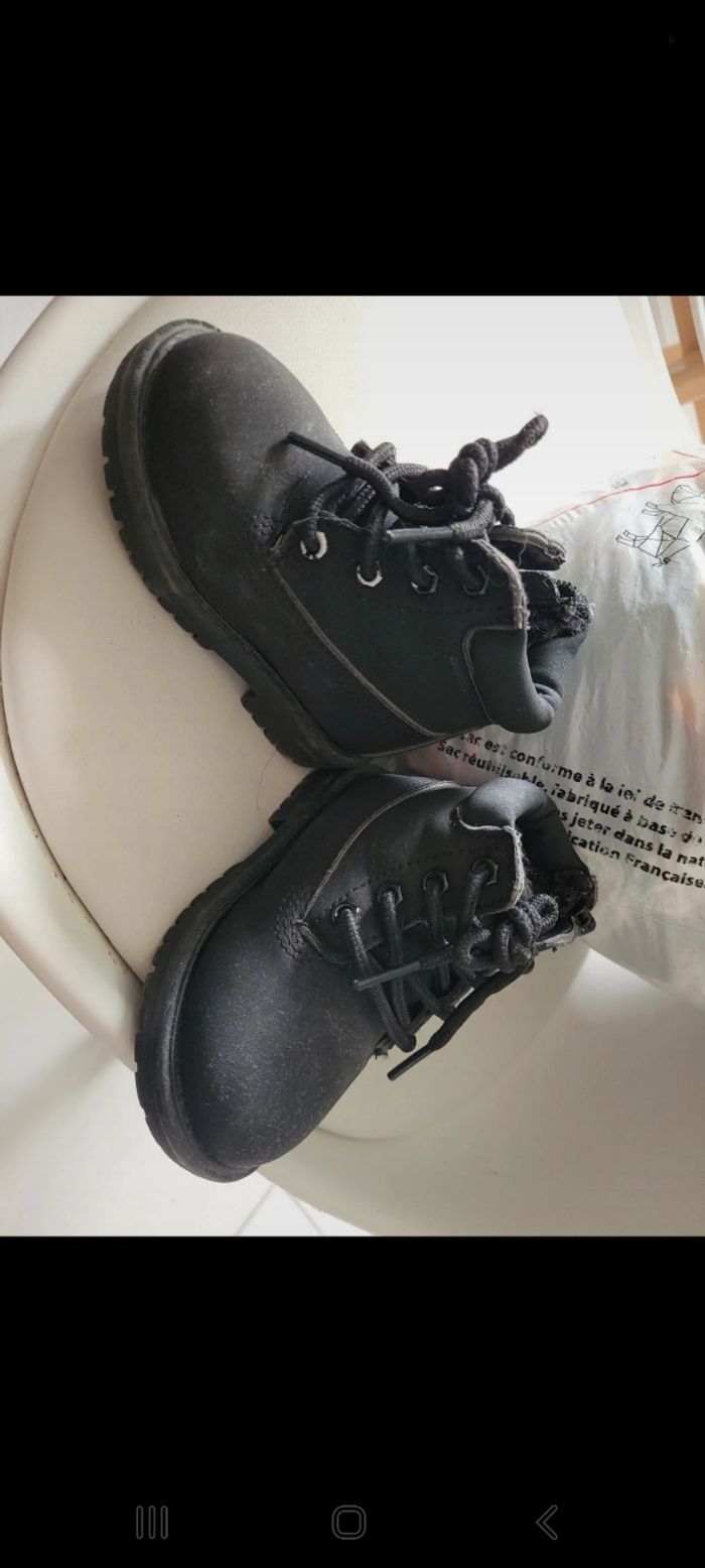 Chaussures bébé t.20