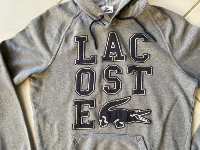 Sweat à capuche Lacoste gris M – Logo brodé XXL – État impeccable