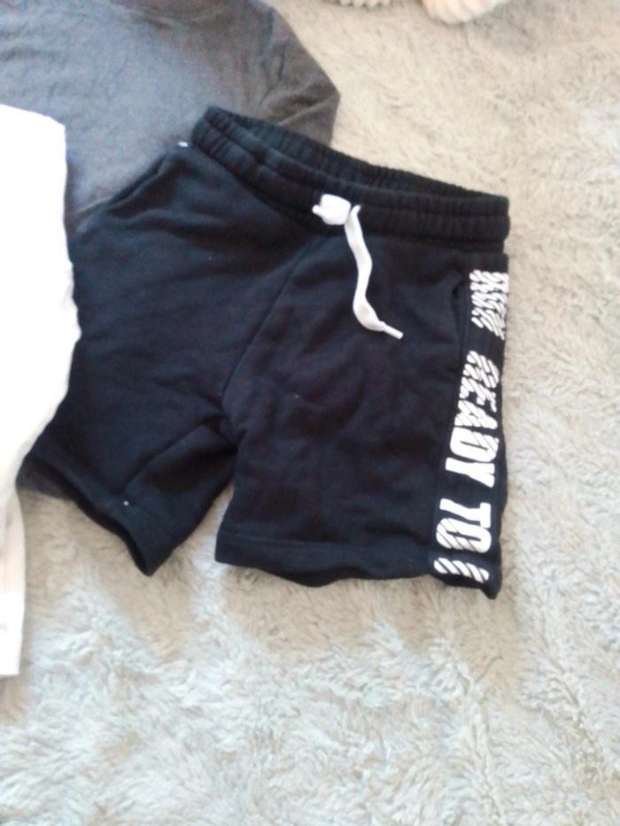 Lot de vêtements garçon 3 ans - photo numéro 2