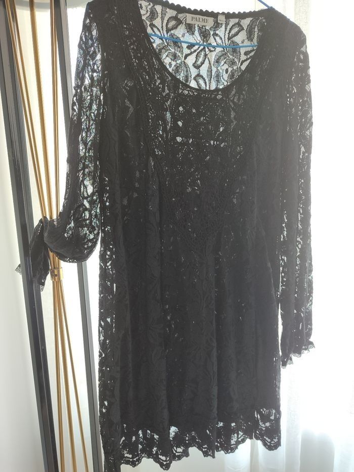 Robe en dentelle noire