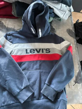 Sweat levis